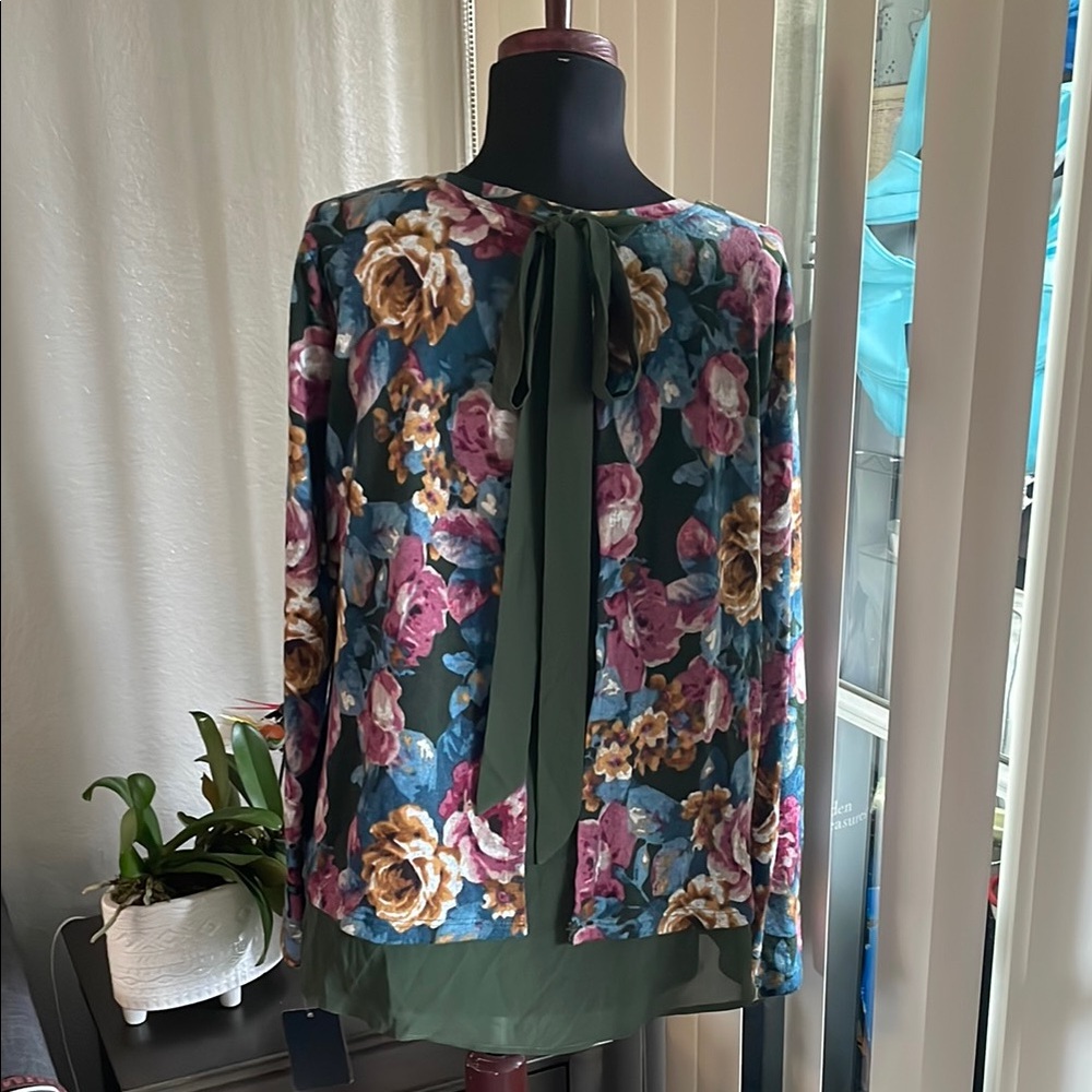 Wallpapher Vibrant Floral Print Long Sleeve Top - Picture 2 of 6